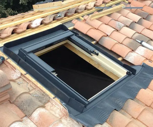 pose-et-changement-de-fenetre-de-toit-et-velux-56-1